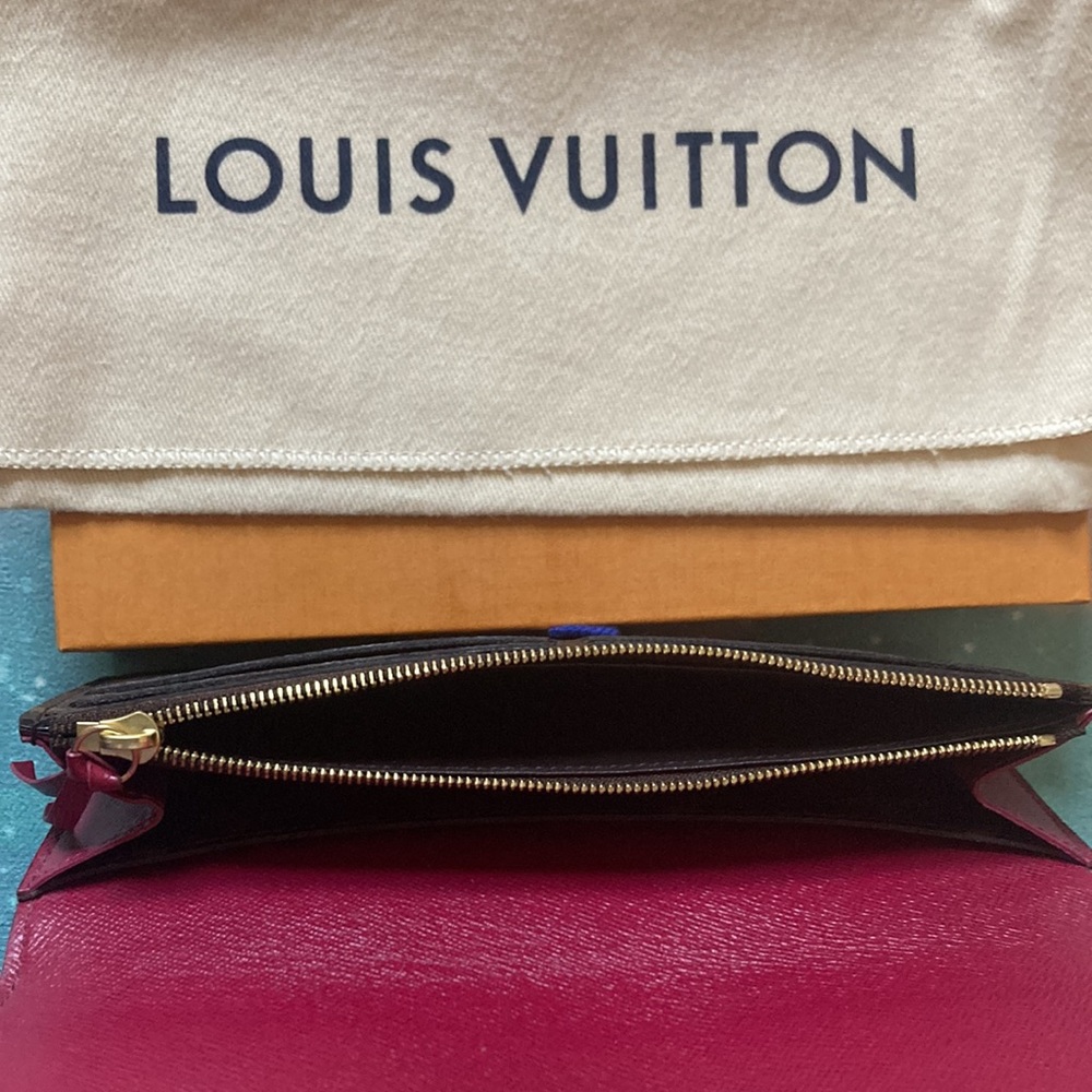 Louis Vuitton Emilie Wallet - Picture 7 of 11